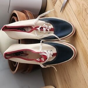 MADE IN THE USA VINTAGE VANS 1980s collectible